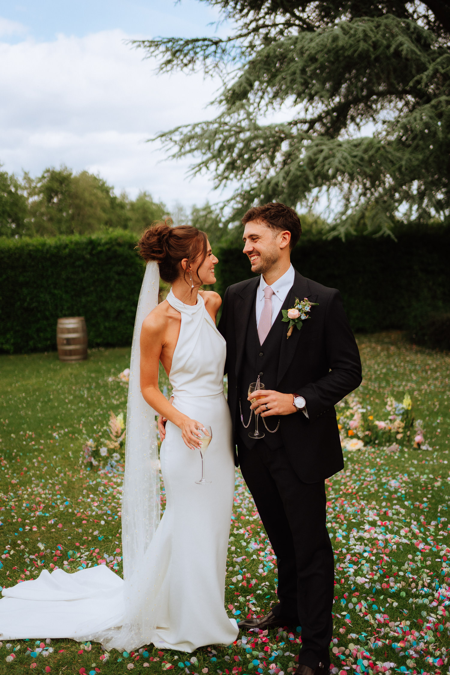 OLD LUXTERS BARN WEDDING PHOTOGRAPHY OXFORDSHIRE 015 OLD LUXTERS BARN WEDDING PHOTOGRAPHY OXFORDSHIRE 015